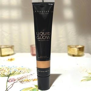 Anastasia Beverly Hills Liquid Glow in Perla